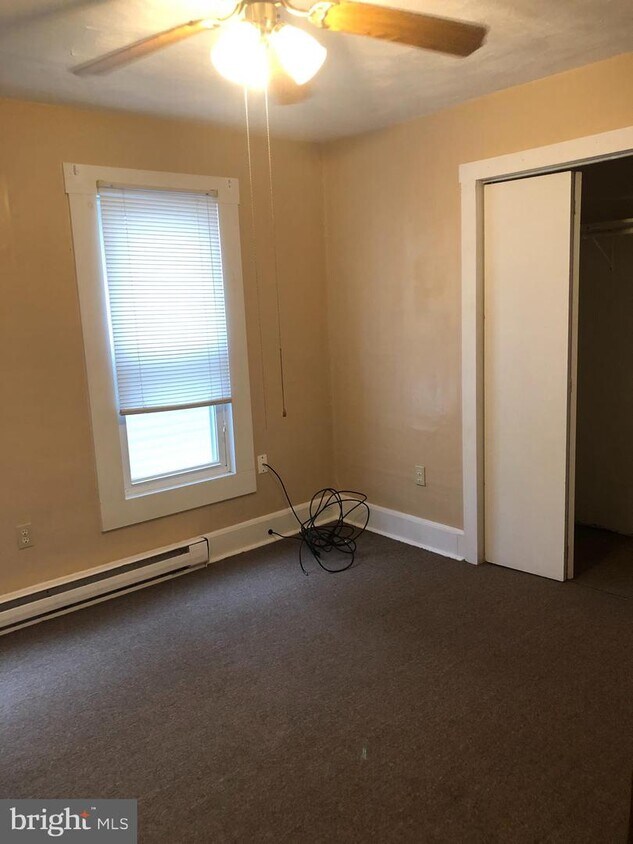 Primary Photo - 122 Spring St