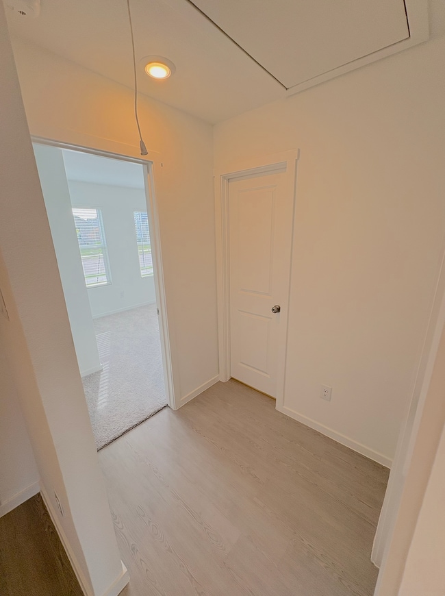 Building Photo - 15020 Reyes Rd