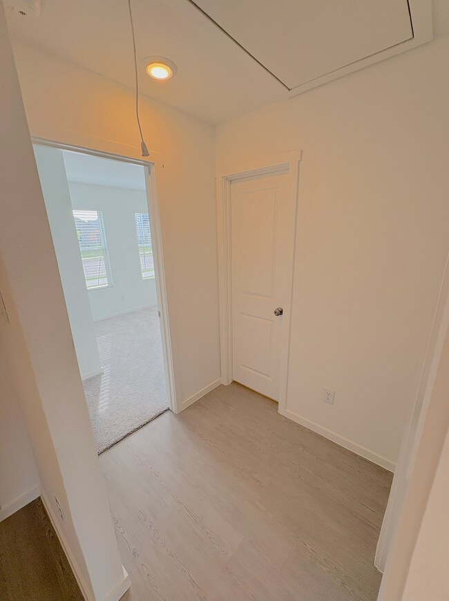 Foto del edificio - 15020 Reyes Rd