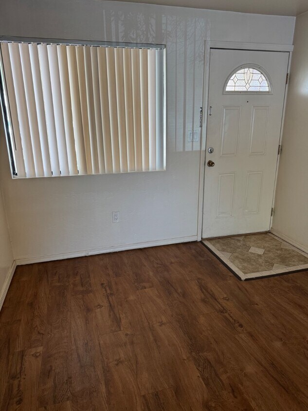 Foto principal - 455 W Kelso St