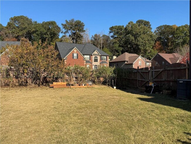 Foto del edificio - 352 Plymstock Dr