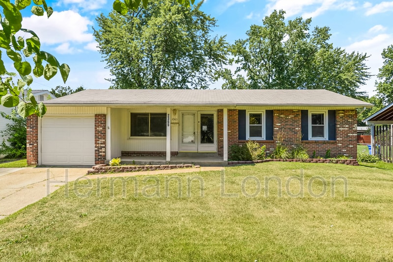 2365 N Pointe Ln, Florissant, MO 63031 House for Rent in Florissant, MO
