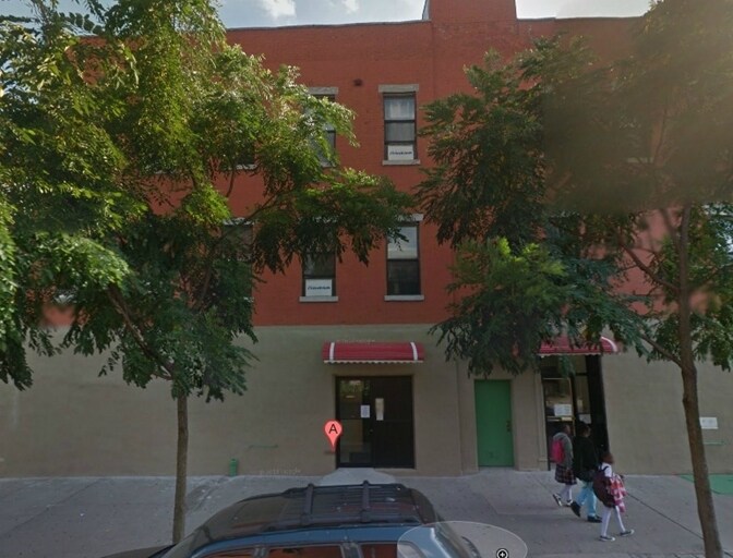 Primary Photo - 220-226 Kosciusko St