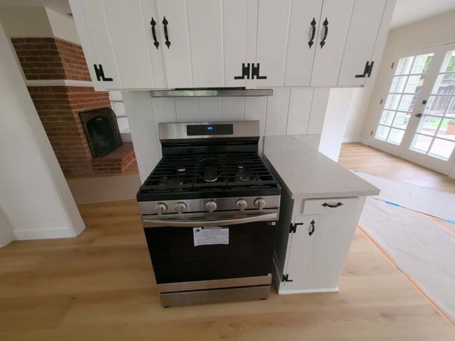 Foto del edificio - Rehabbed 2-Bed 2-Bath Home with Pool, Pool...