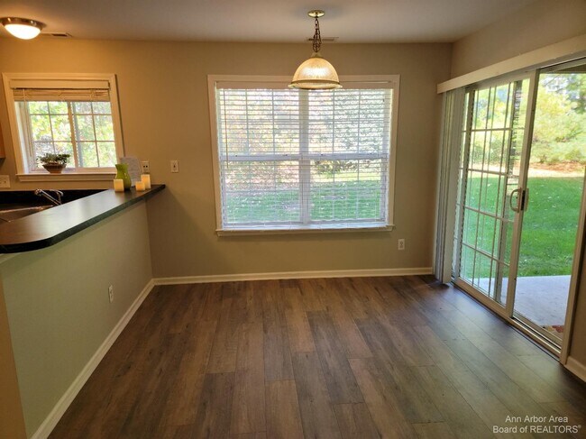 Building Photo - 2765 Barclay Way