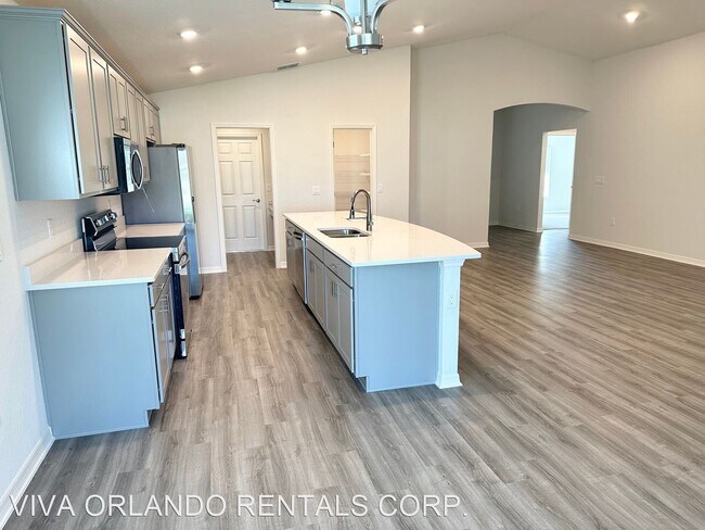 Building Photo - 4 br, 2 bath House - 1615 Eucalyptus Way