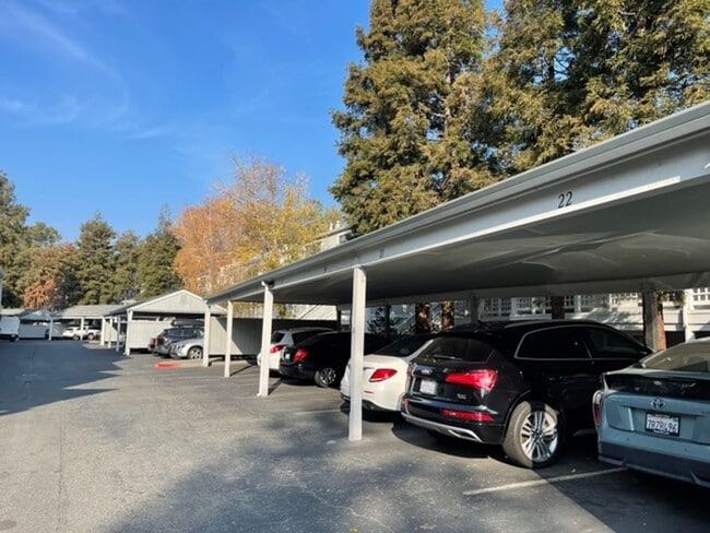 Building Photo - Wonderful lower level Condo with Laminate ...