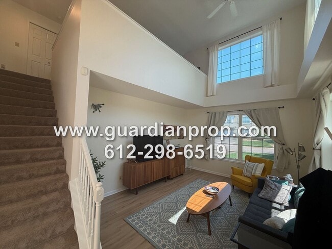 Building Photo - End Unit Townhouse for August, Vaulted Cei...