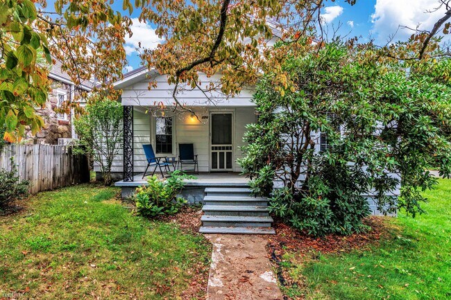 Foto del edificio - 3 br, 1 bath House - 120 Fountain Way