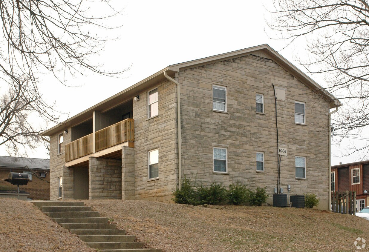 2006 Terril Ln, Louisville, KY 40218 Apartments in Louisville, KY