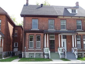 Building Photo - 237 Alfred St