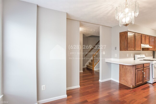 Foto del edificio - 3 br, 2.5 bath House - 6081 64th Avenue -