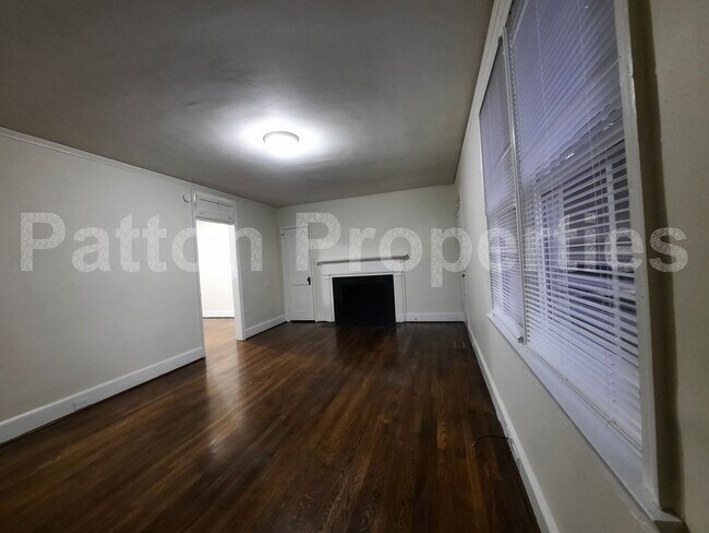 Foto del edificio - 711 S Holly St