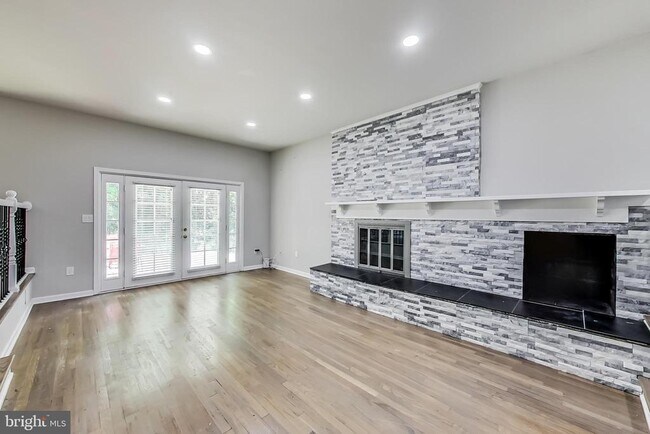 Building Photo - 11518 Carroll Ct