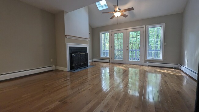 Building Photo - 1465 Hooksett Rd