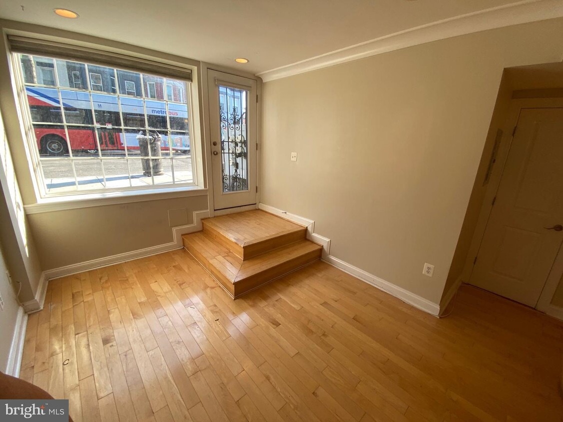 Primary Photo - 243 Florida Ave NW