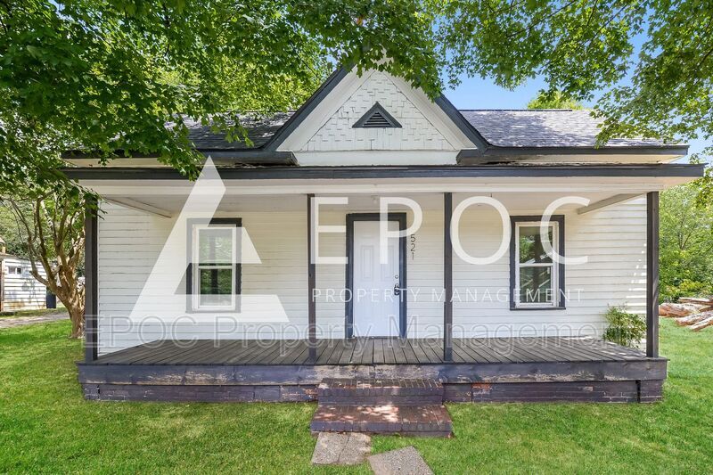 Foto principal - 521 E 1st St Ext