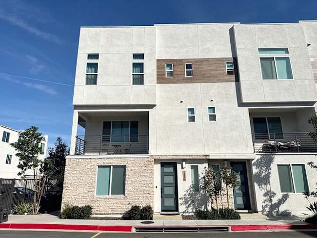 Building Photo - 14311 Claro Way