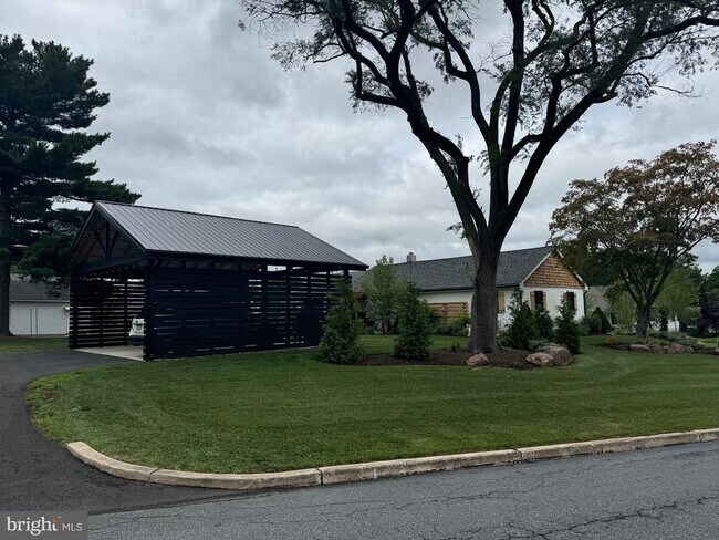 Foto del edificio - 803 Fritz Ave