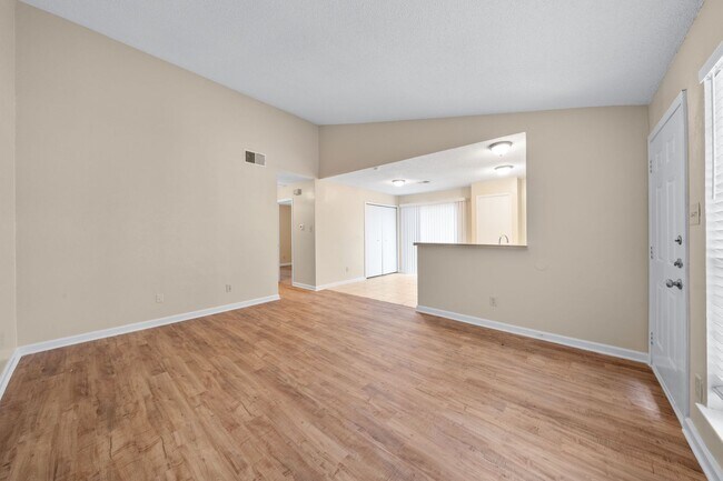 Building Photo - 100 Meteor Dr