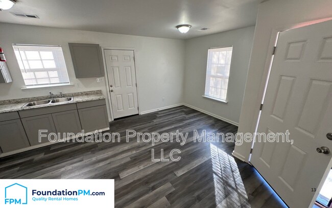 Foto del edificio - 4360 Kerwin Dr