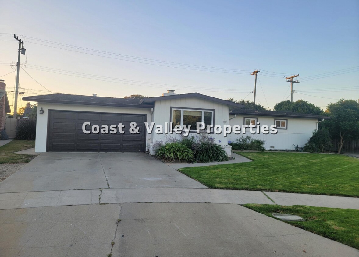 Foto principal - Beautiful South Salinas Home for RENT!!!