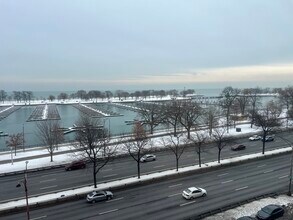 Building Photo - 3410 N Lake Shore Dr