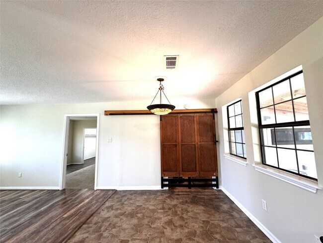 Foto del edificio - 105 Magnolia Ln