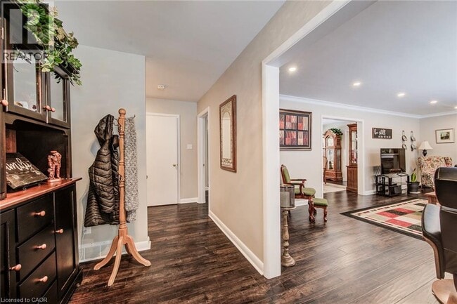 Photo du bâtiment - 203 MacDonald Pl