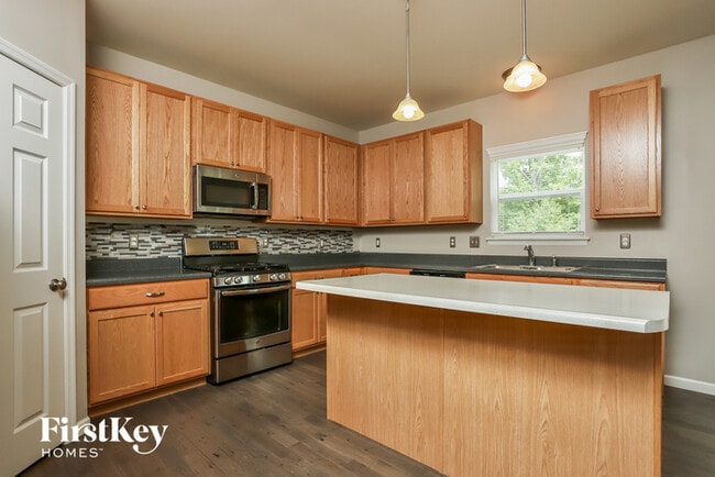 Building Photo - 445 Peruque Hills Pkwy