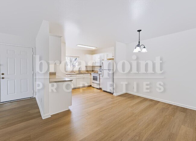Foto del edificio - 2536 White Oak Pl