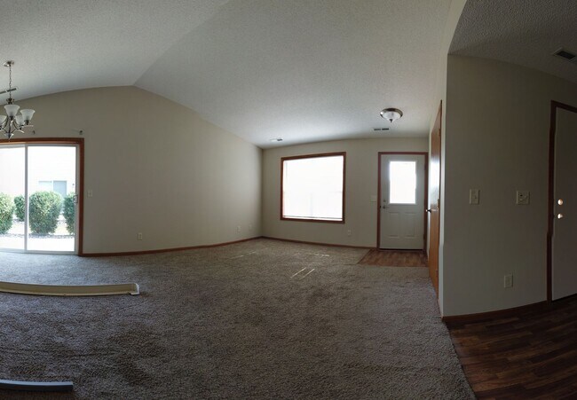 Foto del edificio - 2 Bedroom Town Home