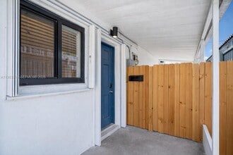 Building Photo - 180 SW 63rd Ave