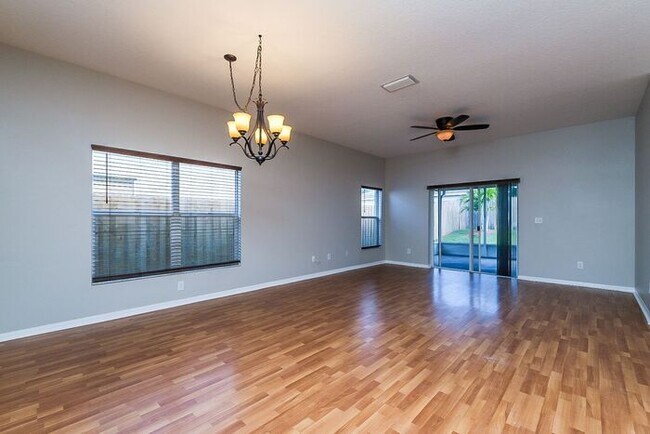 Foto del edificio - Available Now!!Newly Renovated!!!