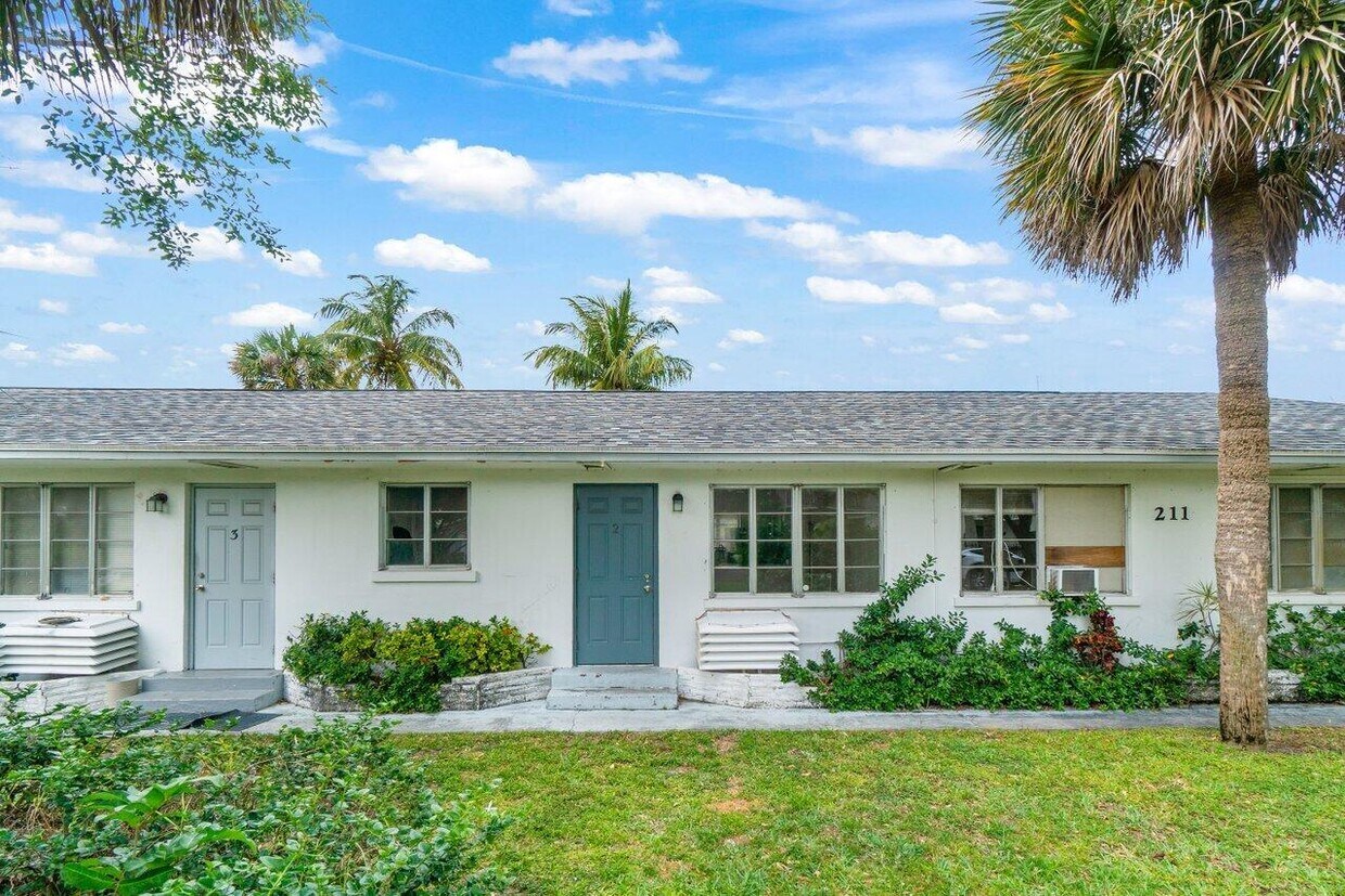 Primary Photo - 211 Sunrise Ave