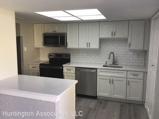 Building Photo - 2 br, 1.5 bath House - 63 Fairmount Drive