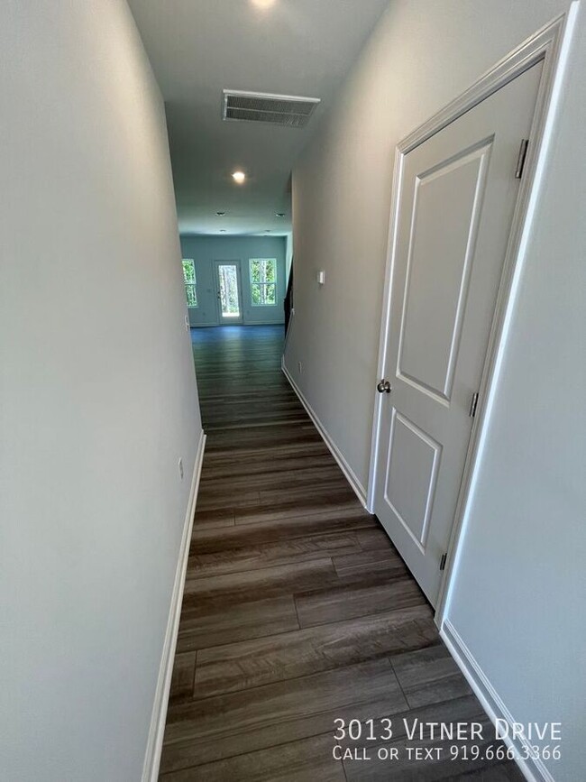 Building Photo - 3013 Vitner Dr