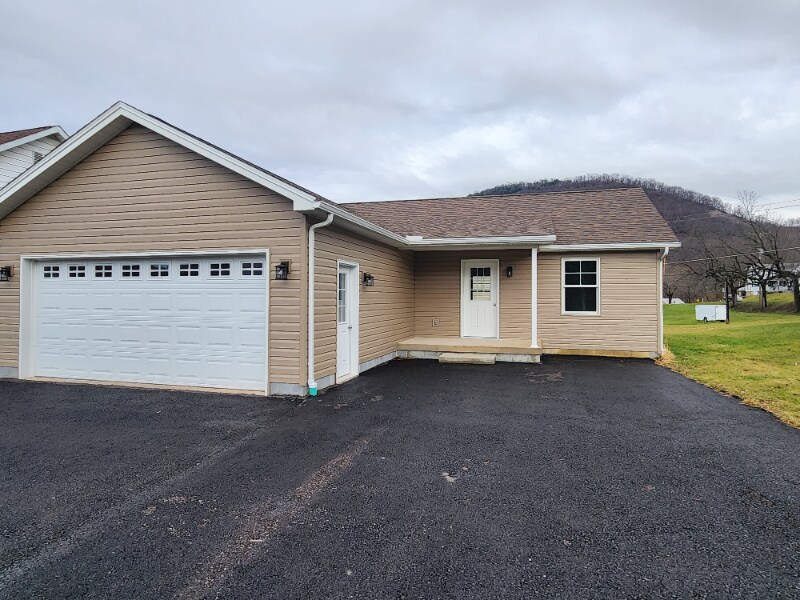 261 Back St, East Freedom, PA 16637 House Rental in East Freedom, PA