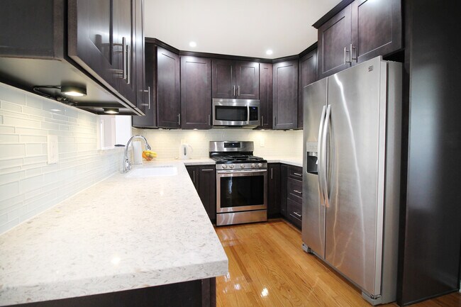 Foto del edificio - 5251 W 124th St