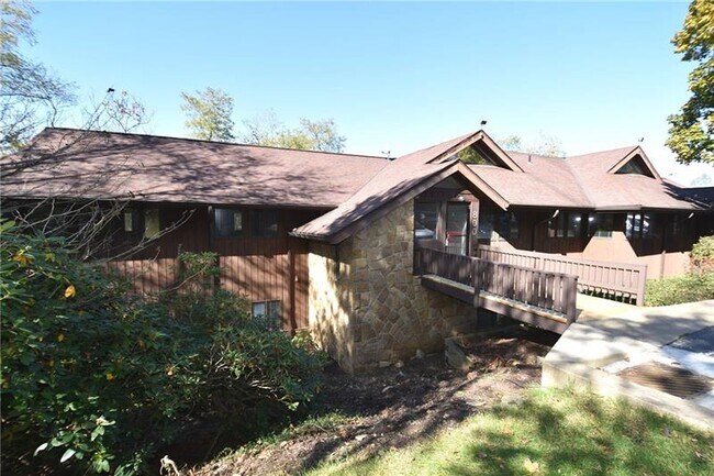 Building Photo - 2275 Swallow Hill Rd