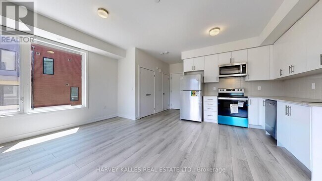 Photo du bâtiment - 3566 Colonial Dr