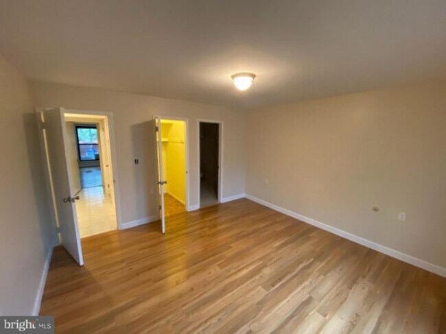 Building Photo - 3B Twin Rivers Dr
