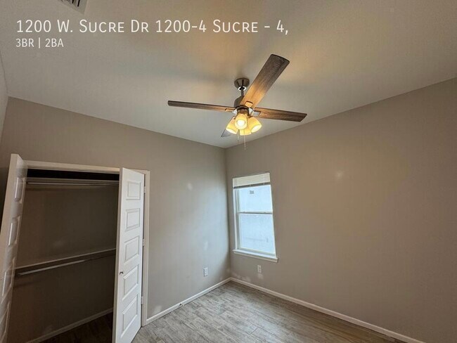 Foto del edificio - 1200 W Sucre Dr