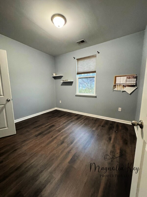 Foto del edificio - 599 Hay Hill Ln