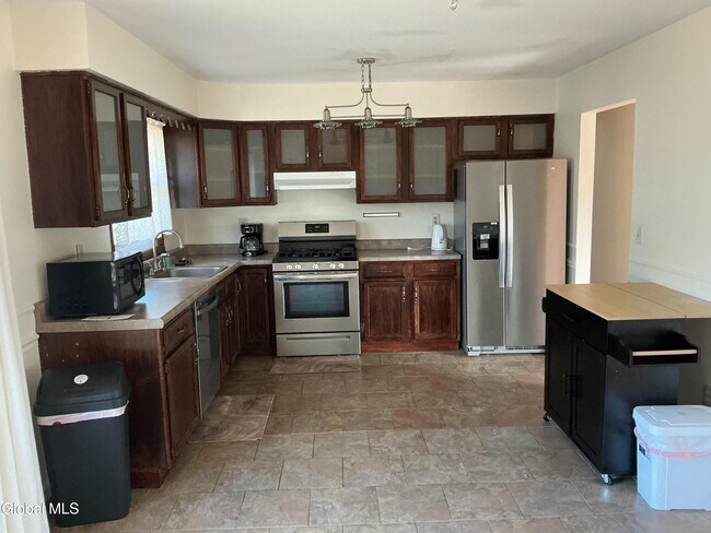 Foto del edificio - 2 Dyer Dr