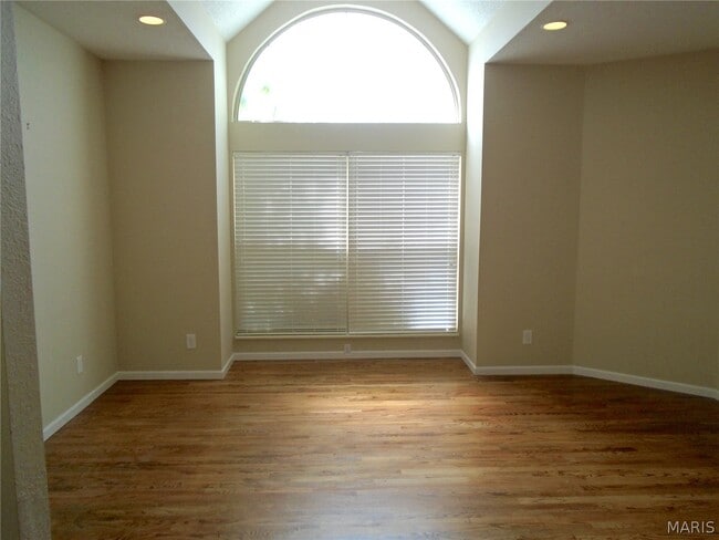 Building Photo - 1109 Peachtree Ct