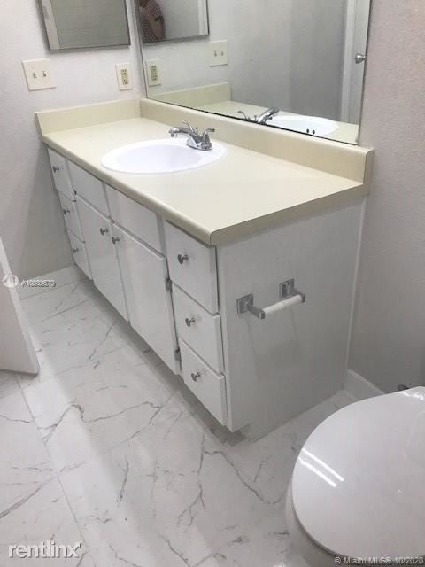 Building Photo - 1 br, 1 bath Condo - 850 Riverside Dr