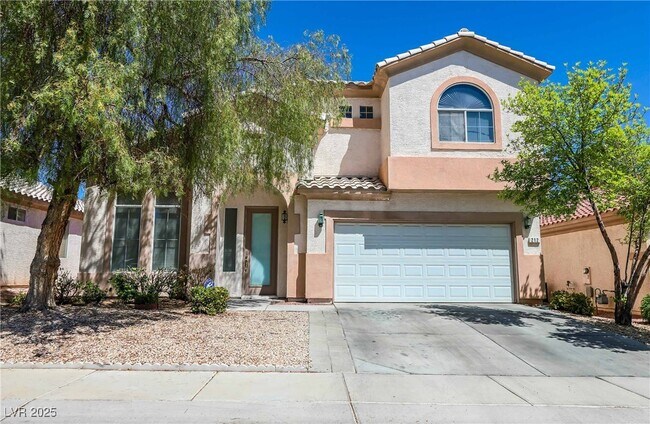 Foto del edificio - 212 Waterton Lakes Ave