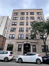 Building Photo - 3933 N Clarendon Ave