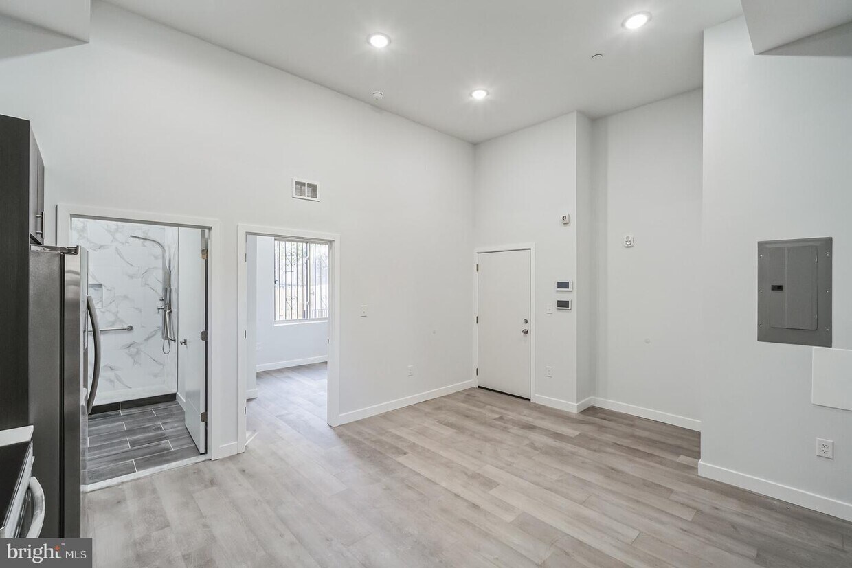 Primary Photo - 2415 N 7th St